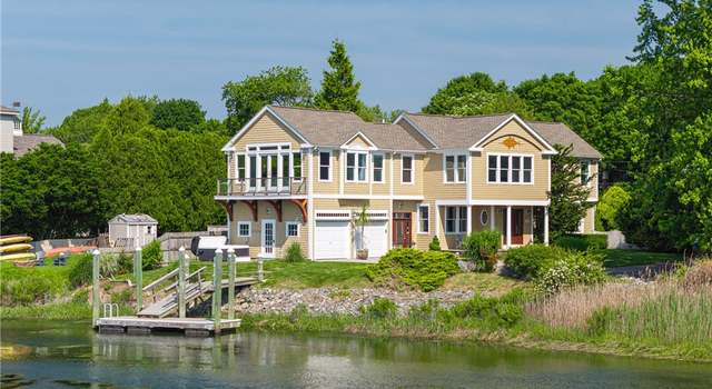 Property at 137 Congdon Ave, North Kingstown, RI 02852, 3 beds, 2.5 baths