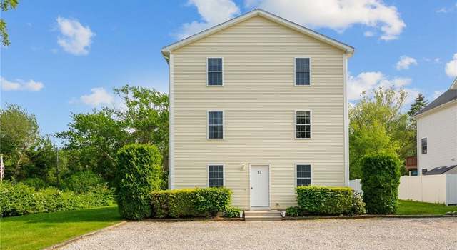 Photo of 11 Oswego Trl, Narragansett, RI 02882