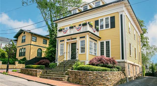 Photo of 75 Pelham St Unit A, Newport, RI 02840