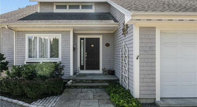 Photo of 30 Sunnyside Ave, Bristol, RI 02809