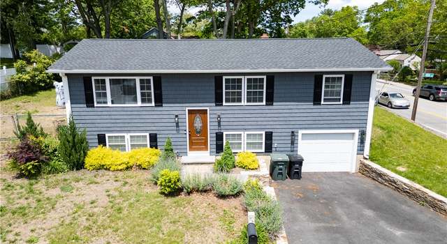 Photo of 1 Grant Dr, Coventry, RI 02816