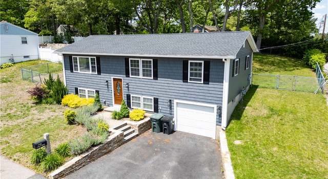 Photo of 1 Grant Dr, Coventry, RI 02816