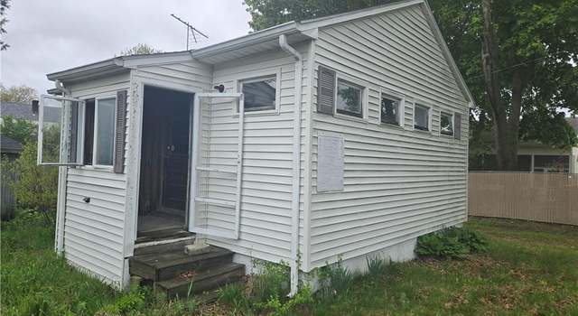 Photo of 80 Smythe St, Middletown, RI 02842