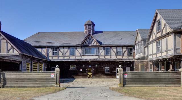 Photo of 173 Coggeshall Ave, Newport, RI 02840