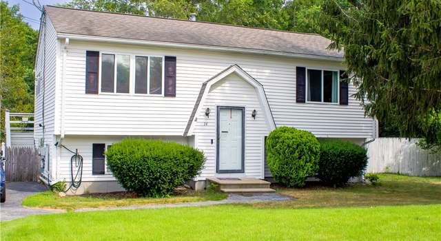 Photo of 14 Drawbridge Dr, West Warwick, RI 02893