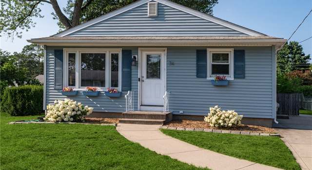 Photo of 34 Dearborn Dr, Riverside, RI 02915