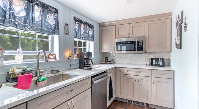 Photo of 52 Planet Ave, Riverside, RI 02915