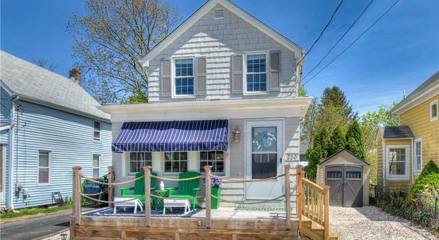 Photo of 220 Narragansett Ave, Barrington, RI 02806