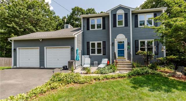 Photo of 20 Birch View Ct, Cranston, RI 02921