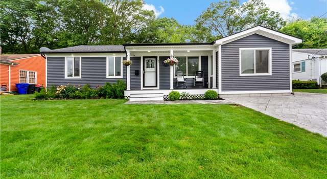 Photo of 45 Ferncrest Dr, Riverside, RI 02915