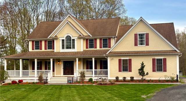 Photo of 386 Woonsocket Hill Rd, North Smithfield, RI 02896