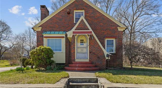 Photo of 252 George Waterman Rd, Johnston, RI 02919