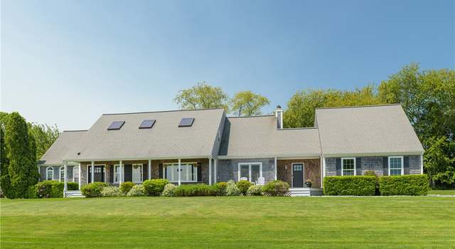 Photo of 15 Roger Williams Ct, Portsmouth, RI 02871