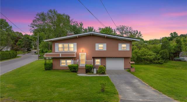 Photo of 9 Melody Ln, Johnston, RI 02919