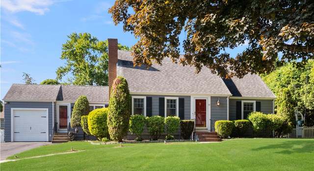 Photo of 30 Peters Ln, West Warwick, RI 02893