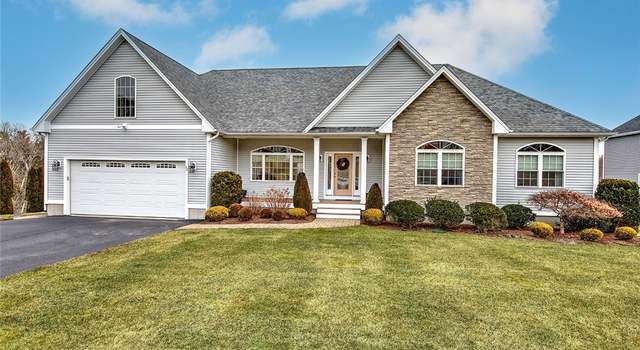 Photo of 32 Longbrook Dr, Cumberland, RI 02864