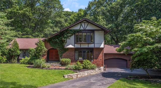 Photo of 9 Beacon Hill Dr, Warwick, RI 02886