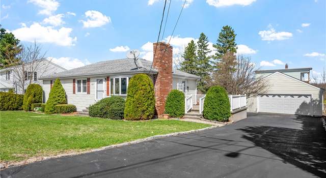 Photo of 637 Fourth Ave, Woonsocket, RI 02895