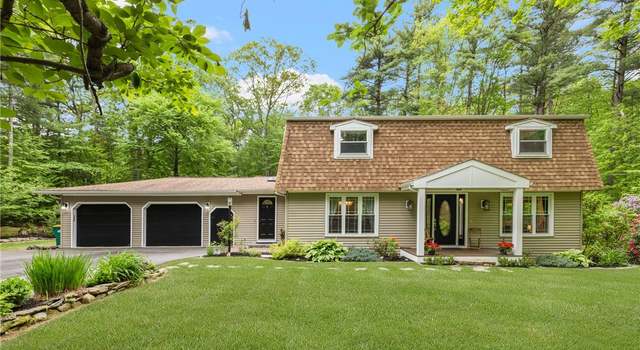 Photo of 12 Robin Vale Dr, Glocester, RI 02857