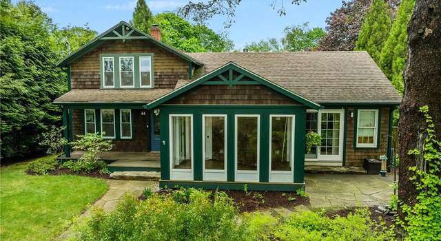 Photo of 44 Newtown Ave, North Kingstown, RI 02852