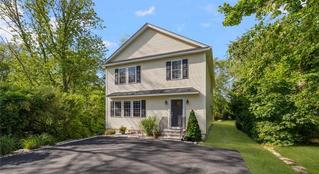 Photo of 27 Briar Ln, South Kingstown, RI 02879