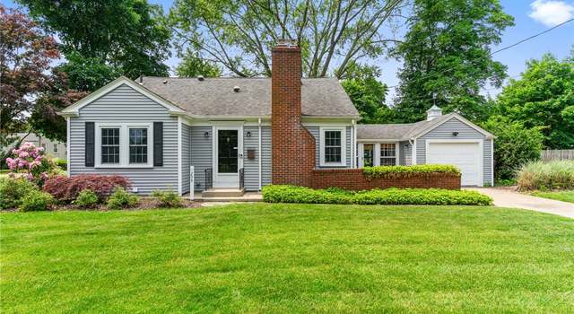Photo of 299 Buttonwoods Ave, Warwick, RI 02886