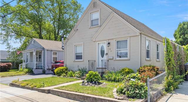 Photo of 75 Crescent Ave, Cranston, RI 02910