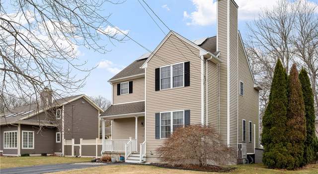 Photo of 11 Basswood Dr, Bristol, RI 02809