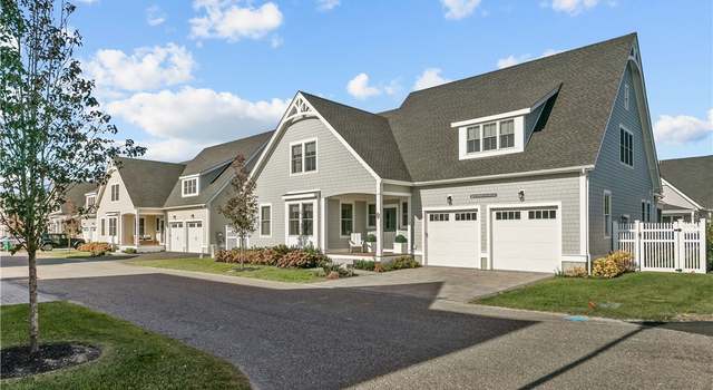 Photo of 20 Portsmouth Ln, Portsmouth, RI 02871