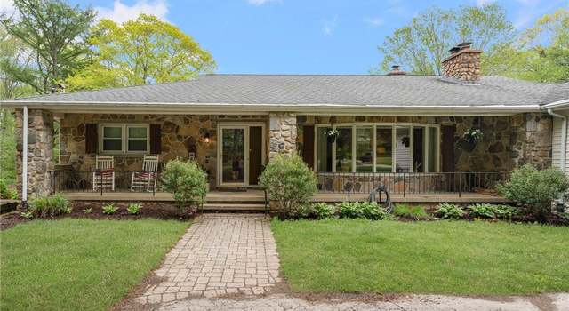 Photo of 350 Shippee Rd, East Greenwich, RI 02818