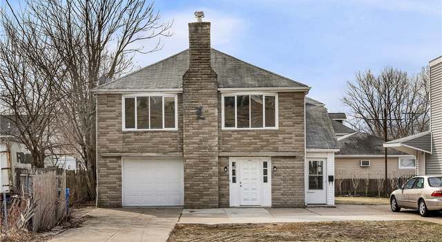 Photo of 312 Mendon Rd, Cumberland, RI 02864