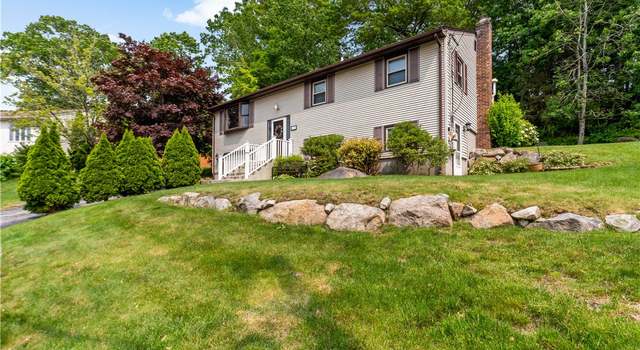 Photo of 17 Carolyn Dr, West Warwick, RI 02893