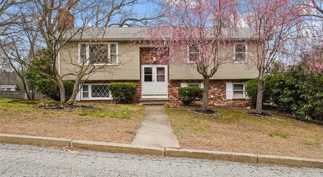 Photo of 33 Hawthorn Cir, Woonsocket, RI 02895