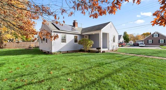 Photo of 201 Strawberry Field Rd, Warwick, RI 02886