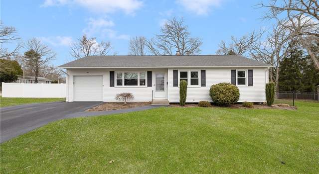 Photo of 44 Dahlia Dr, North Kingstown, RI 02852