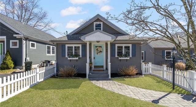 Photo of 185 Namquid Dr, Warwick, RI 02888