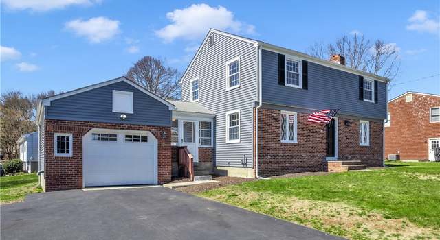 Photo of 2 Peach Blossom Ln, Smithfield, RI 02828