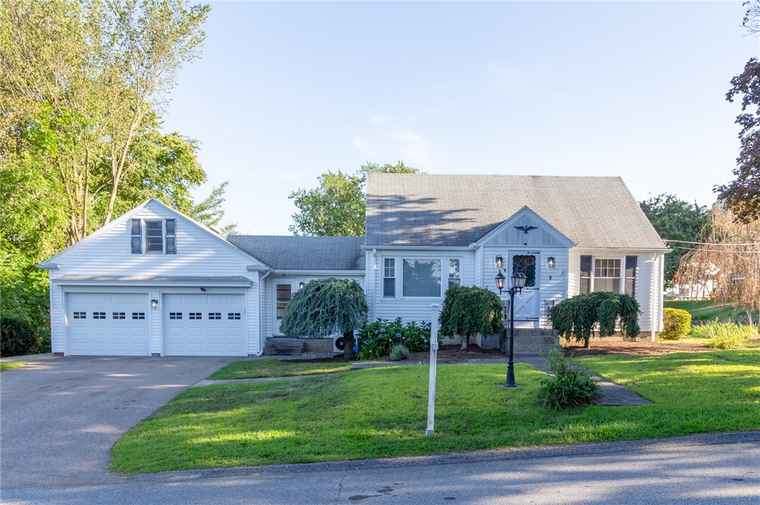 Photo of 9 Cannon St Cranston, RI 02920