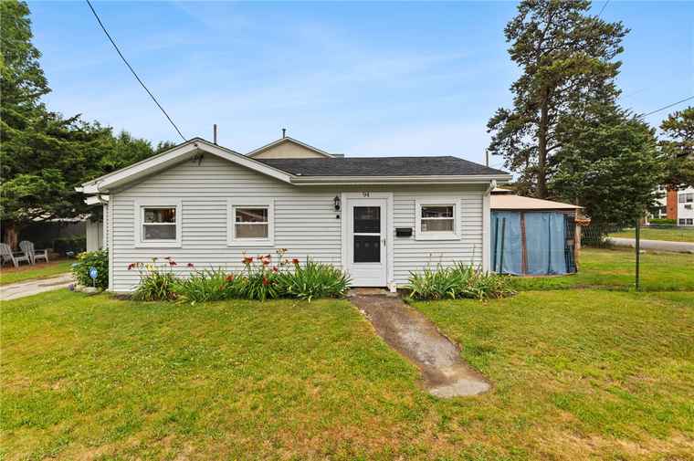 Photo of 94 Sabin St Warwick, RI 02888