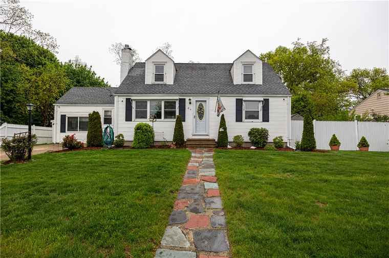 Photo of 84 Harvard St Cranston, RI 02920