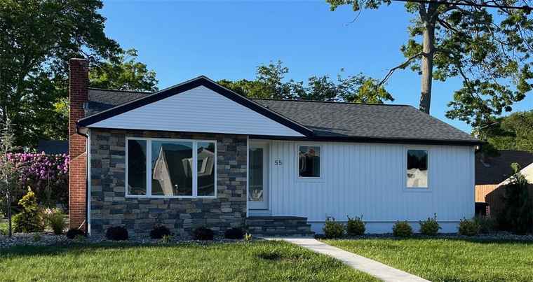 Photo of 55 Brookfield Dr Cranston, RI 02920