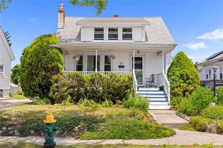 Photo of 161 Ferncrest Ave Cranston, RI 02905