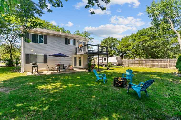 Photo of 4 Clarke St Warwick, RI 02886