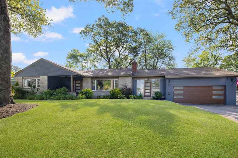 Photo of 14 Twin Oak Dr Warwick, RI 02889