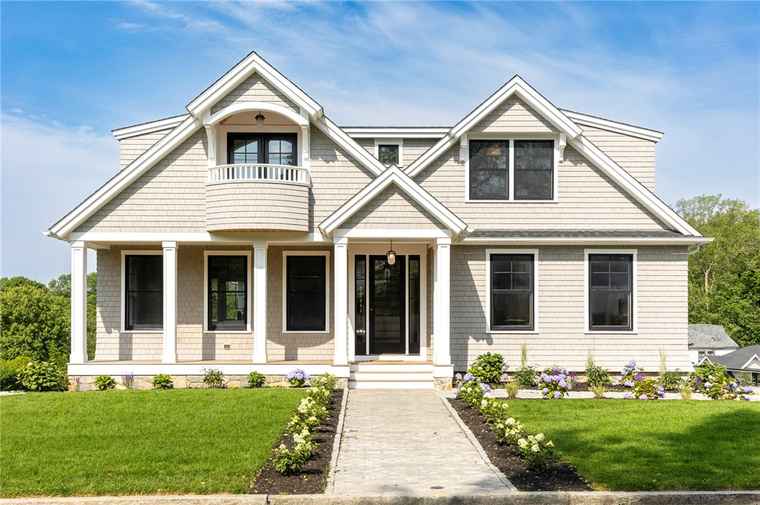 Photo of 35 Coggeshall Ave Newport, RI 02840