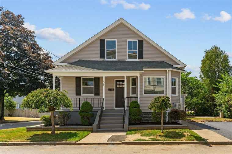 Photo of 34 Vermont St Cranston, RI 02920