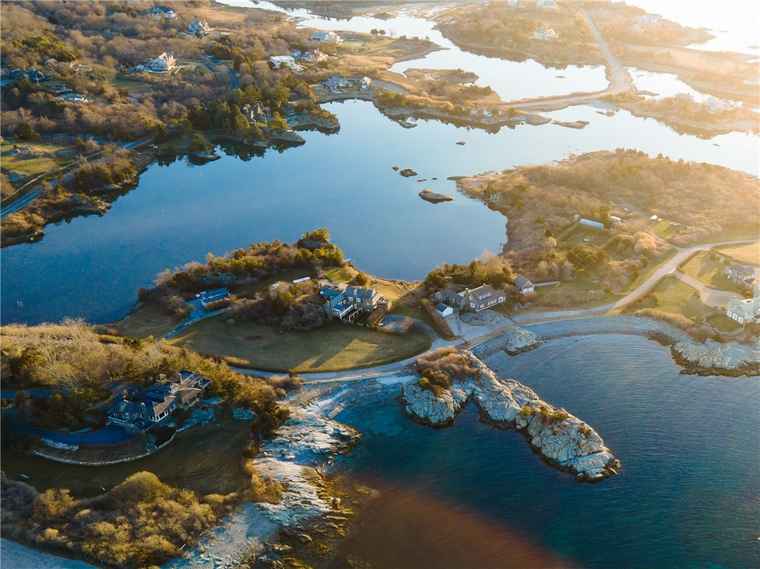 Photo of 6 Price's Cove Ave Newport, RI 02840