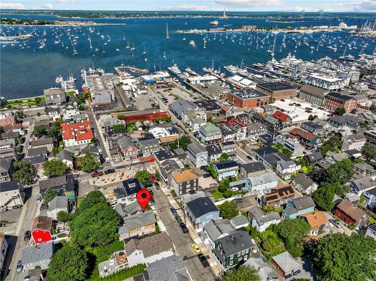 Photo of 17 Dearborn St Newport, RI 02840