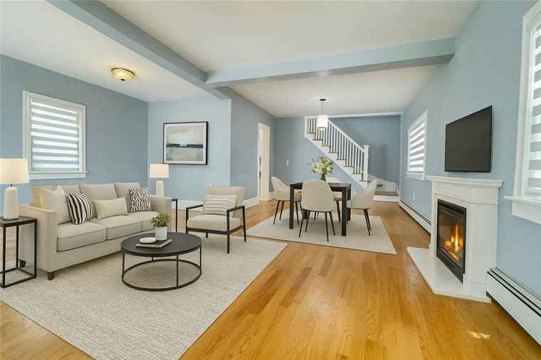 Photo of 164 Norwood Ave Cranston, RI 02905