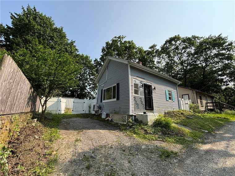 Photo of 16 Mayor Ln Warwick, RI 02889